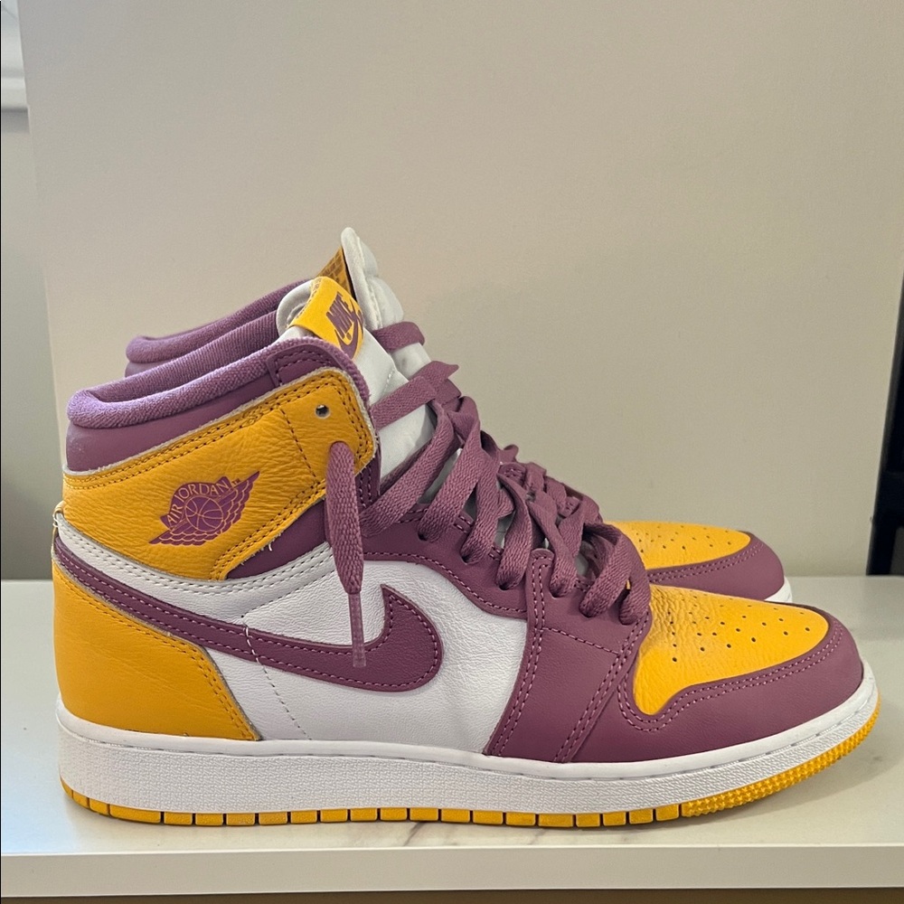 Nike Women's Sneakers - Purple and Yellow